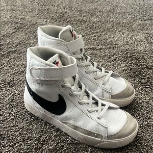 Nike Blazer High '77 Vintage Sneaker size 2Y, Kids, white